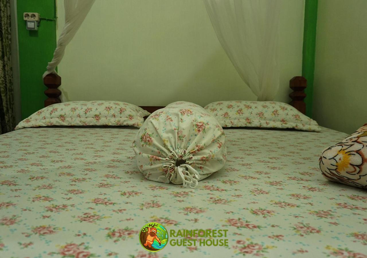 Rain Forest Guest House Bukit Lawang Habitación foto
